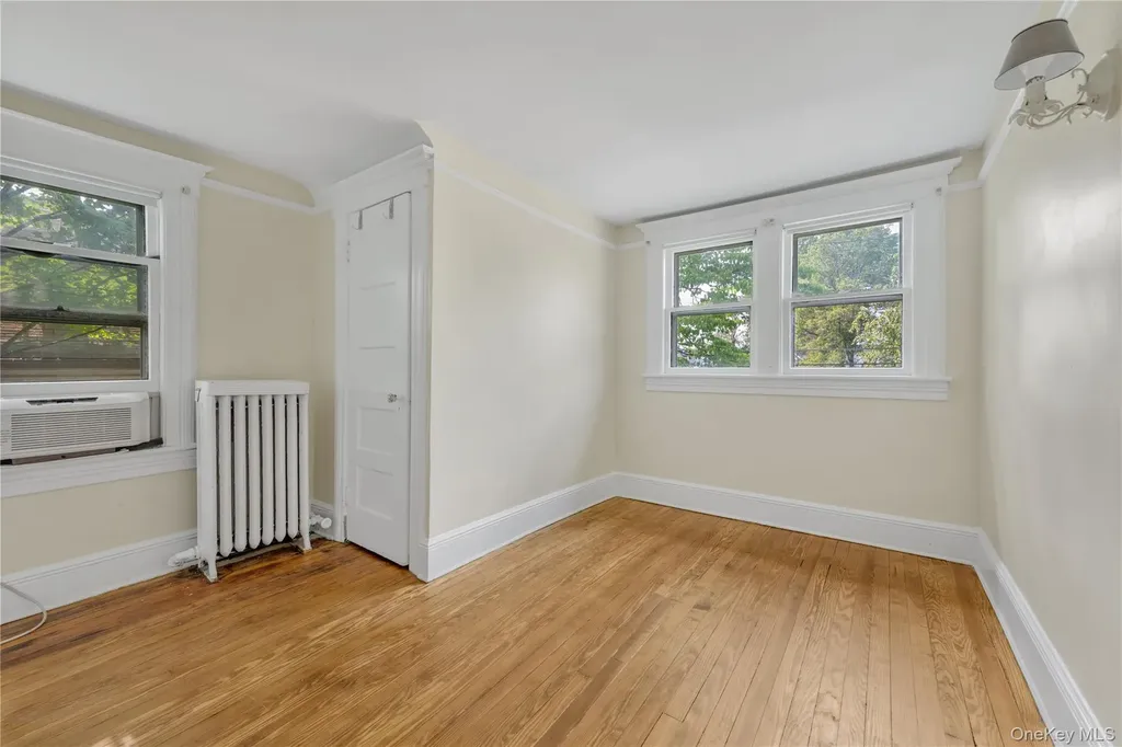 18 Dennis Street Manhasset NY 11030