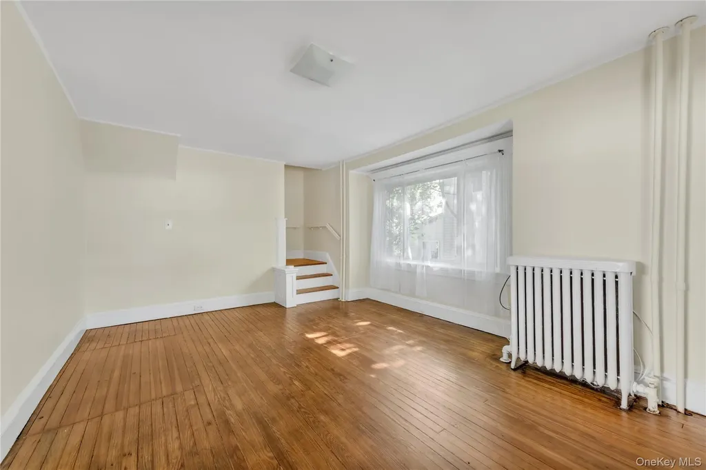 18 Dennis Street Manhasset NY 11030