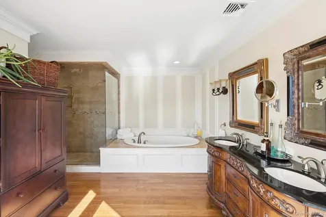 5 Woodcock Lane Remsenburg NY 11960