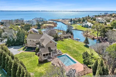 5 Woodcock Lane Remsenburg NY 11960