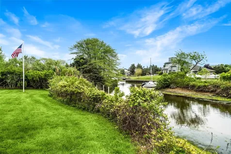 5 Woodcock Lane Remsenburg NY 11960