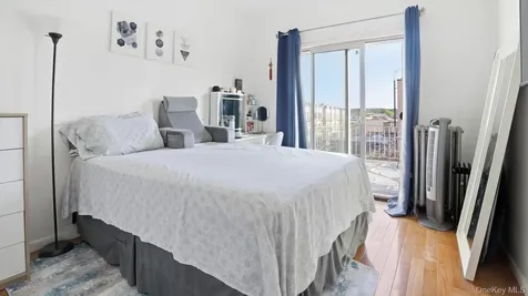 43-06 34 Avenue Astoria NY 11101