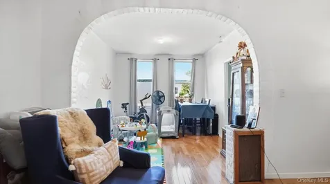 43-06 34 Avenue Astoria NY 11101