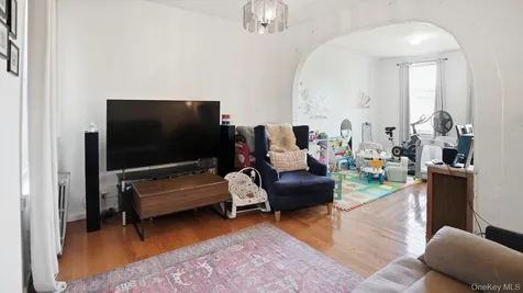 43-06 34 Avenue Astoria NY 11101
