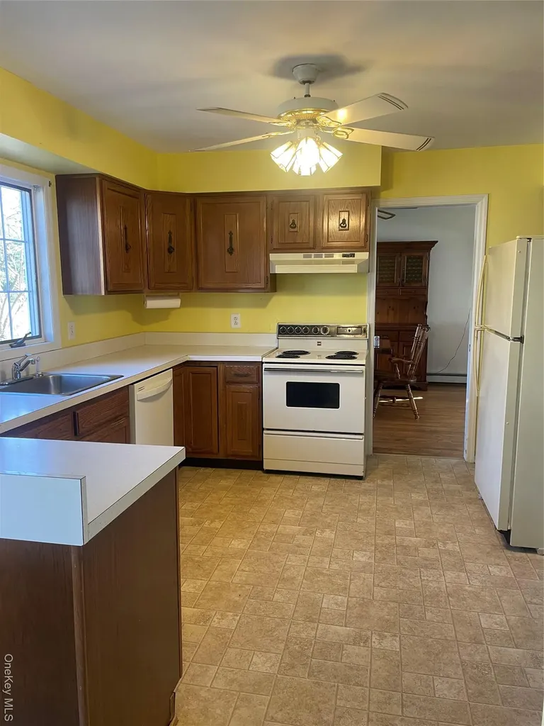 185 Birch Road Kings Park NY 11754