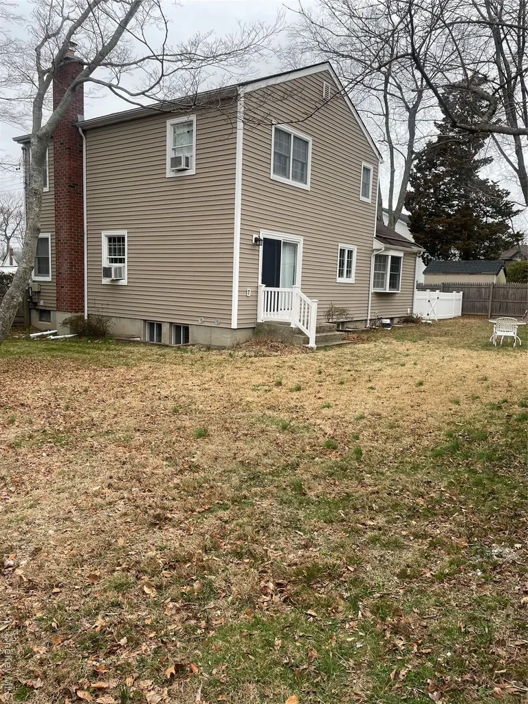 185 Birch Road Kings Park NY 11754