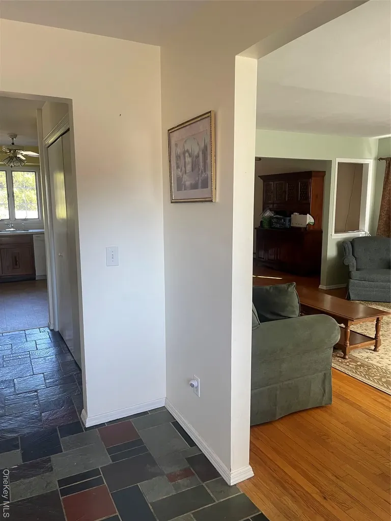 185 Birch Road Kings Park NY 11754