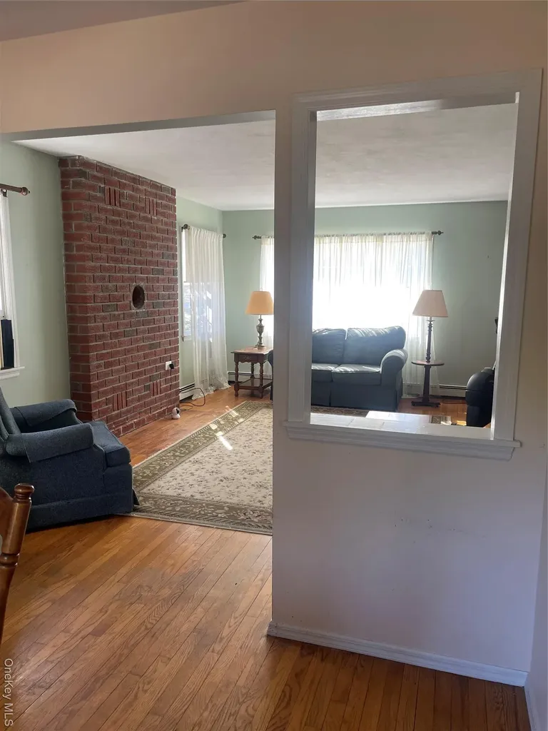 185 Birch Road Kings Park NY 11754