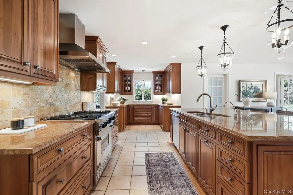 18 Tamarac Trail Harrison NY 10528