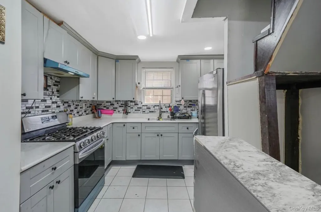 32 Cumberland Place Valley Stream NY 11580