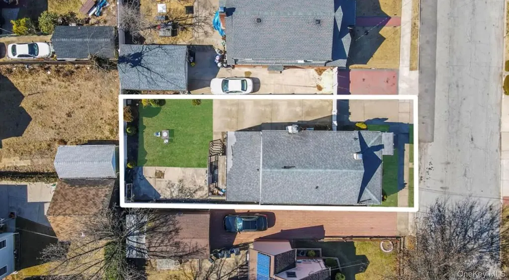 32 Cumberland Place Valley Stream NY 11580