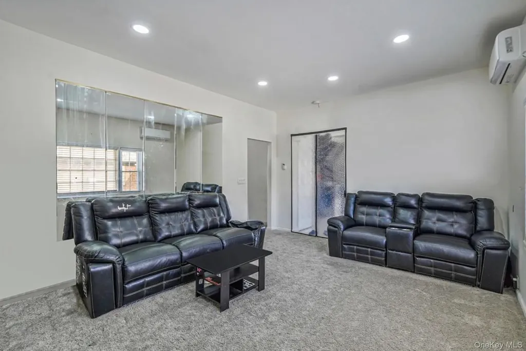 32 Cumberland Place Valley Stream NY 11580
