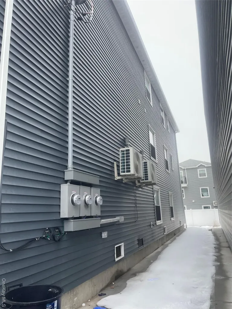 157 Beach 25th Far Rockaway NY 11691