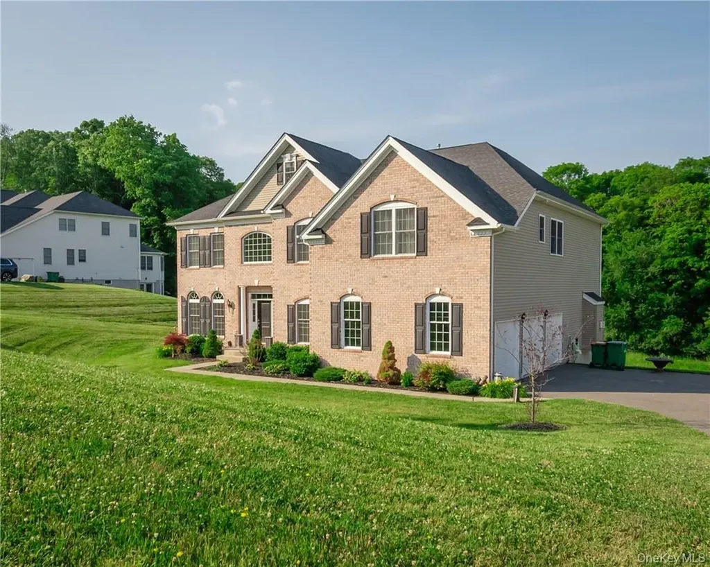 38 Melanie Lane Hopewell Junction NY 12533