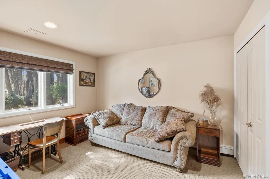 12 E Dosoris Lane Dix Hills NY 11746