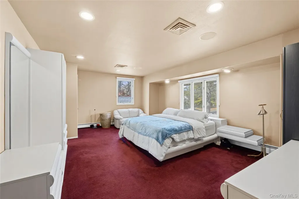 12 E Dosoris Lane Dix Hills NY 11746