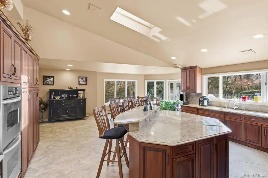 12 E Dosoris Lane Dix Hills NY 11746