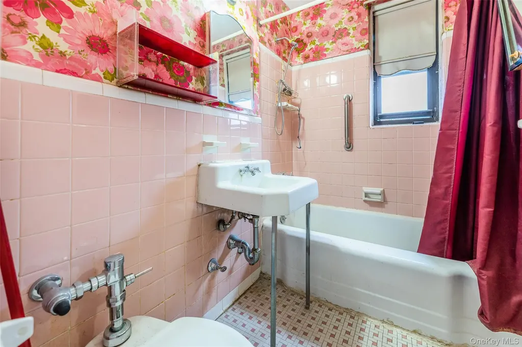 14033 34th Avenue Flushing NY 11354