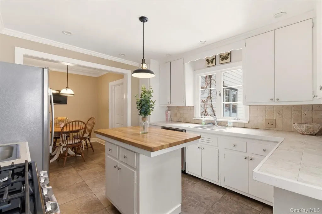 Upper Brookville NY 11545