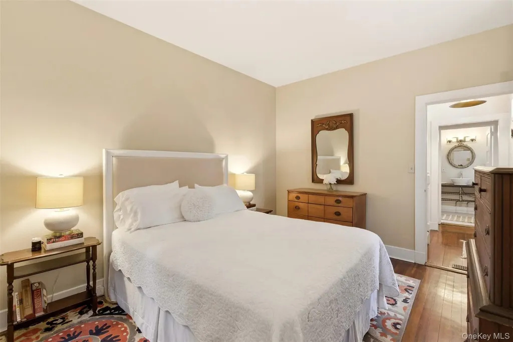 Upper Brookville NY 11545