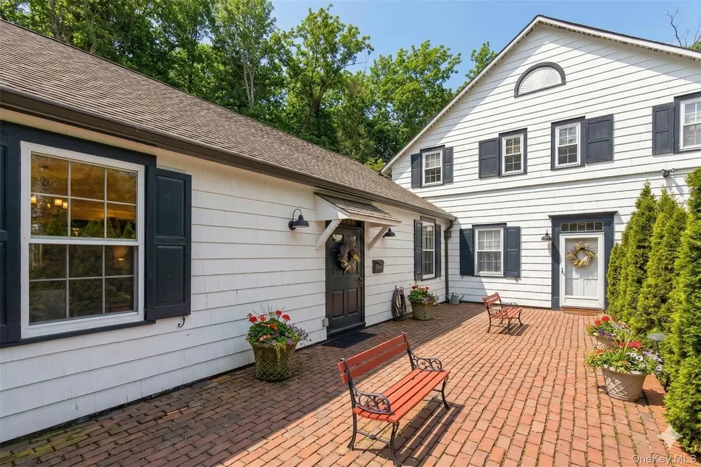 Upper Brookville NY 11545