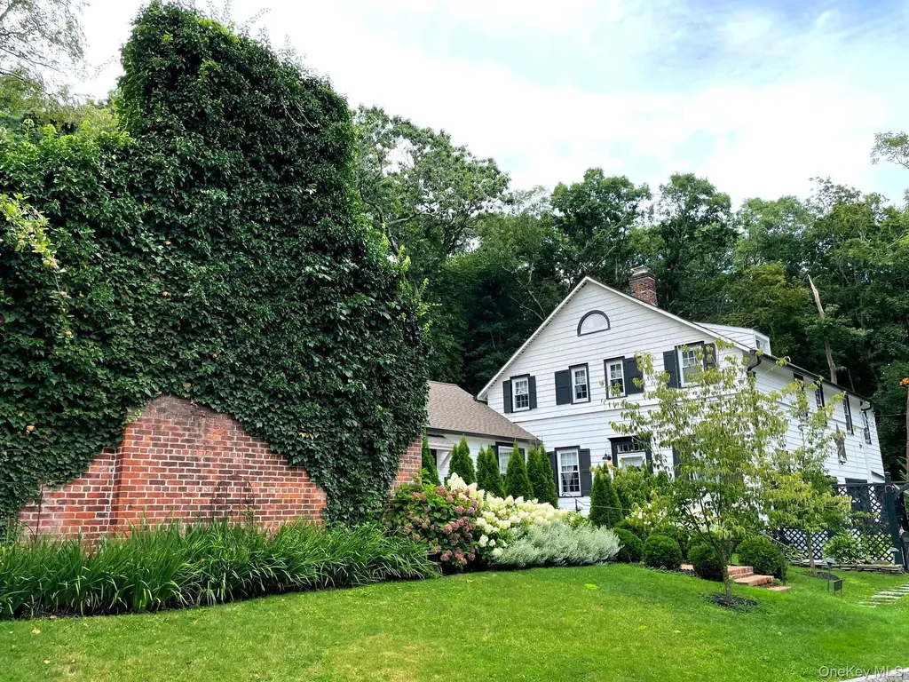 Upper Brookville NY 11545