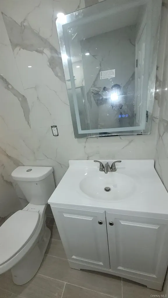 8 Dee Place Huntington Station NY 11746