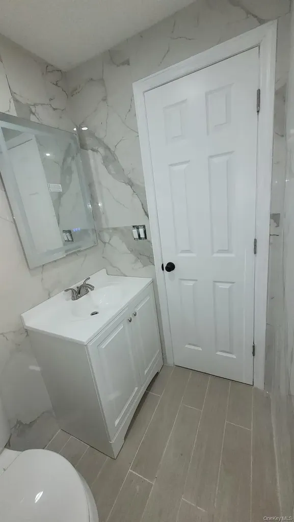 8 Dee Place Huntington Station NY 11746