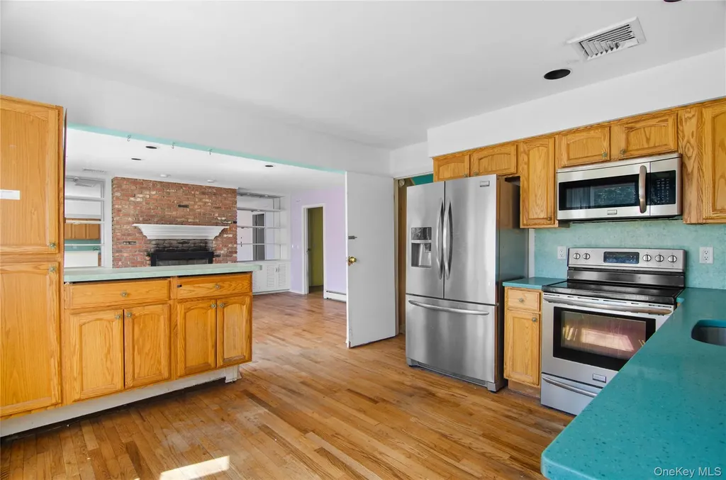 26 Lovell Road Hampton Bays NY 11946