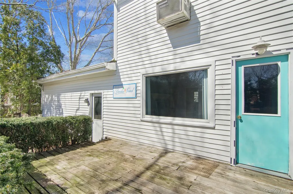 26 Lovell Road Hampton Bays NY 11946