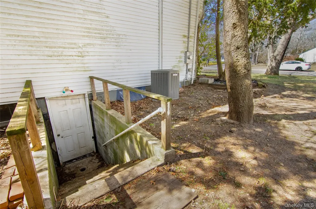 26 Lovell Road Hampton Bays NY 11946