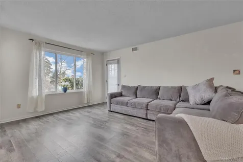 17 Bayberry Drive Peekskill NY 10566