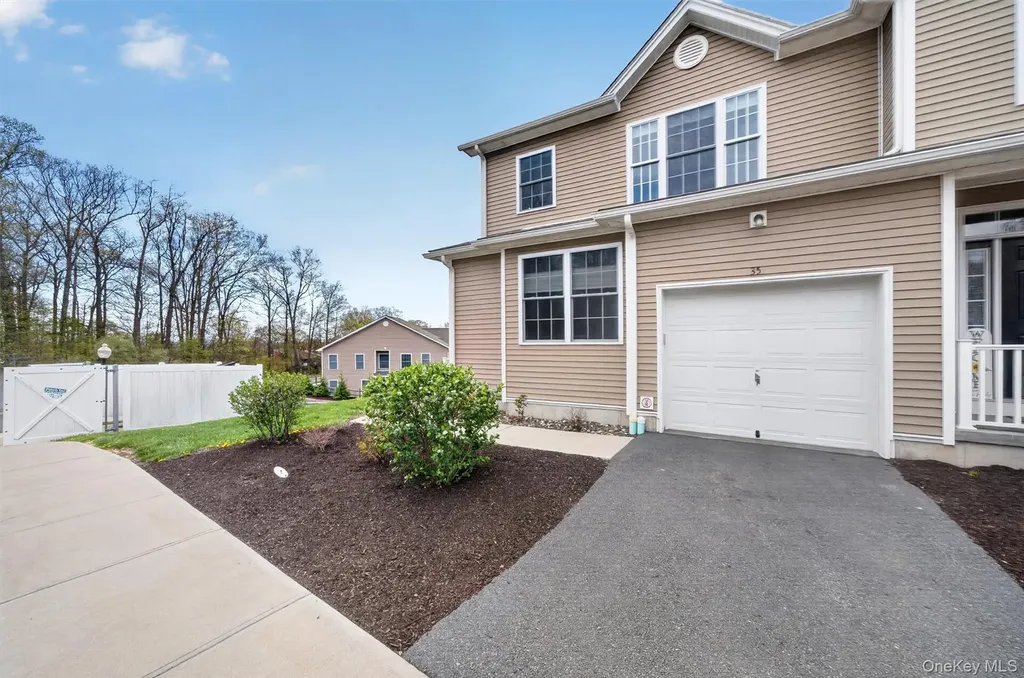 35 Pinto Road E Middletown NY 10941