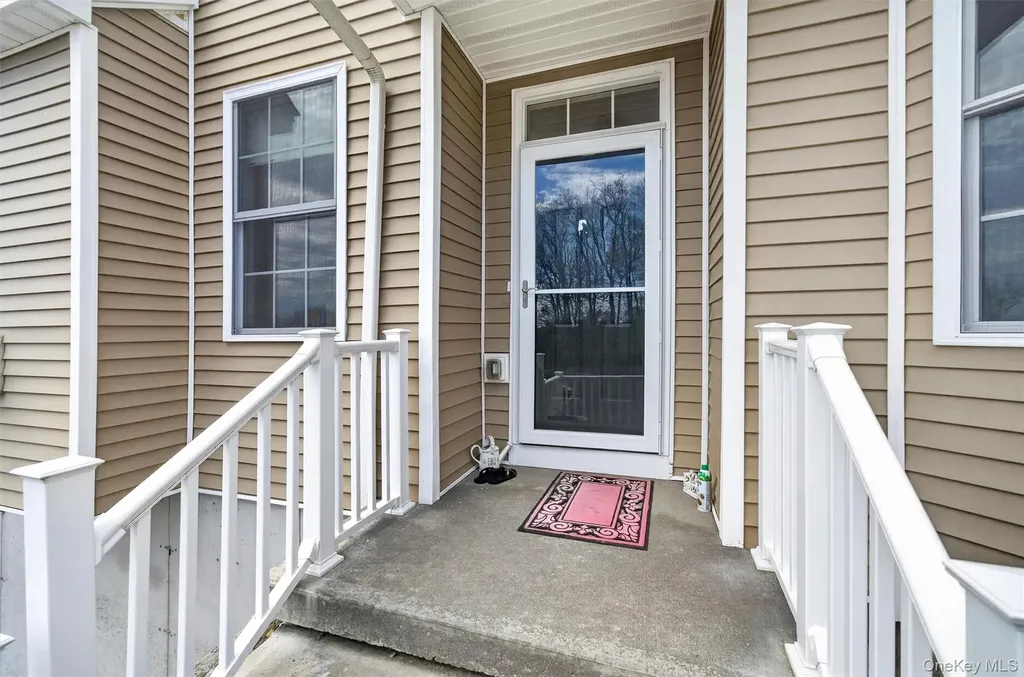 35 Pinto Road E Middletown NY 10941