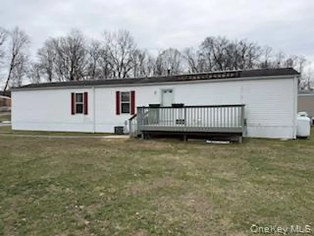 115 Winding Wood Hopewell Junction NY 12533