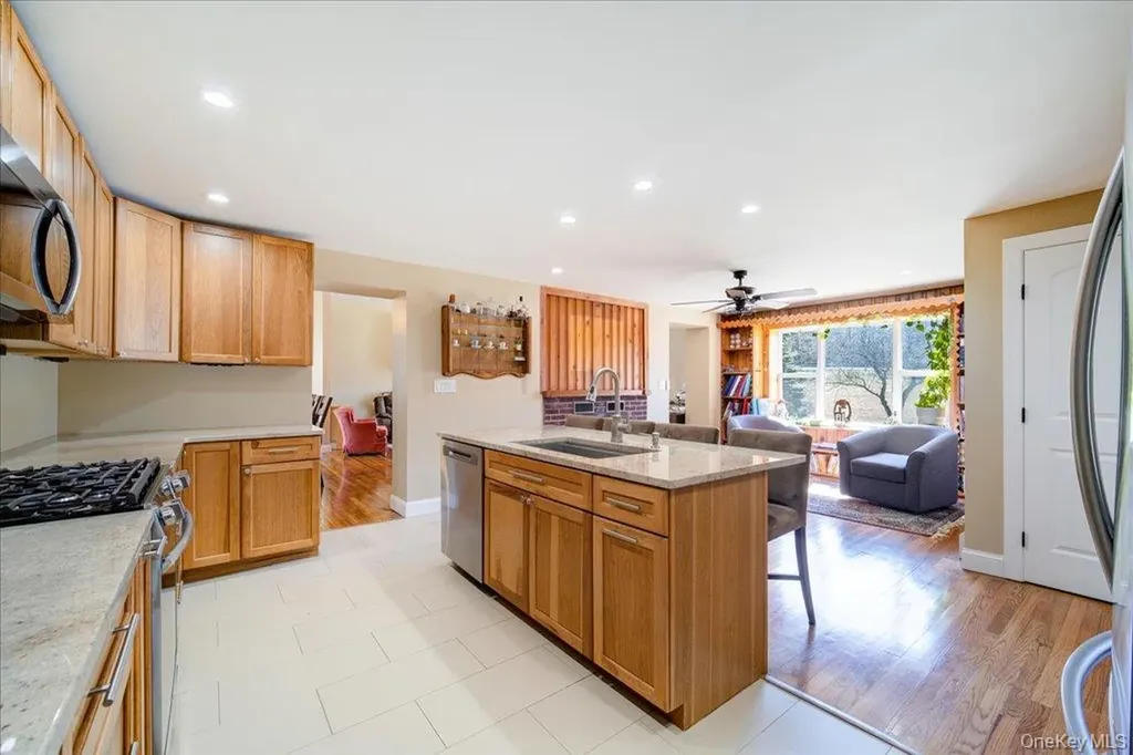 1548 State Route 32 Wallkill NY 12589