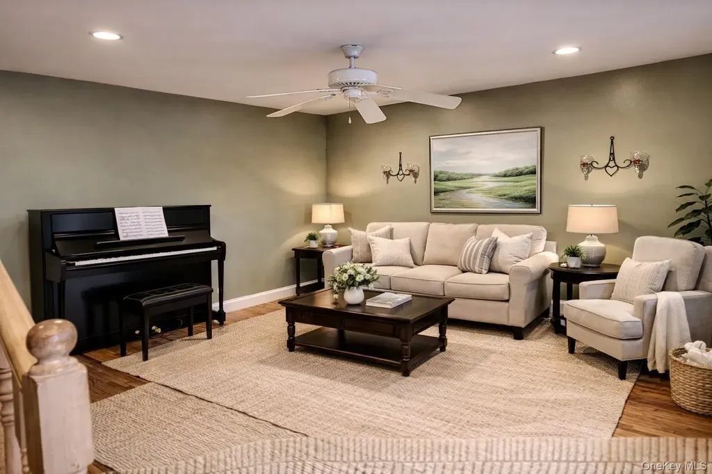 77 Nims Avenue West Babylon NY 11704