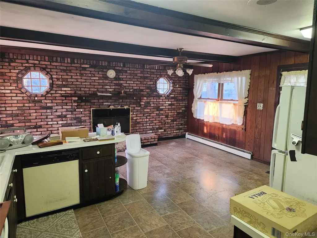 77 Nims Avenue West Babylon NY 11704