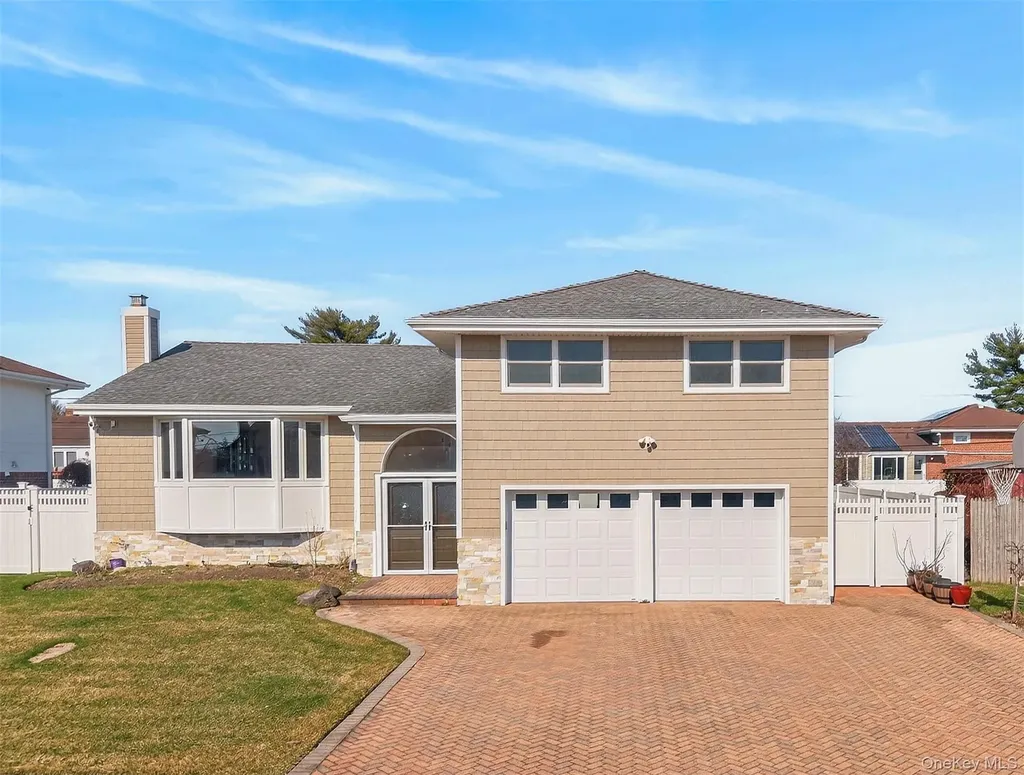 38 S Oaks Boulevard Plainview NY 11803