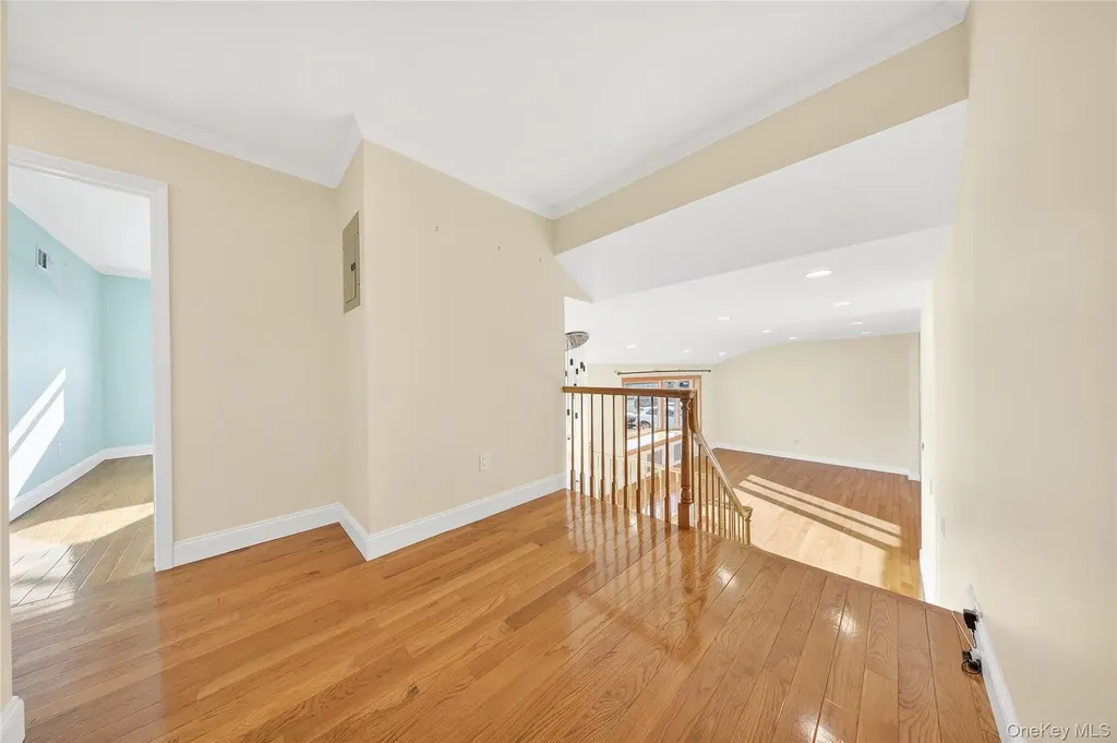 38 S Oaks Boulevard Plainview NY 11803