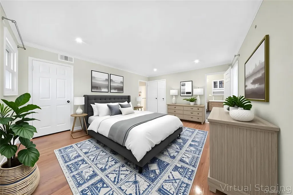 38 S Oaks Boulevard Plainview NY 11803