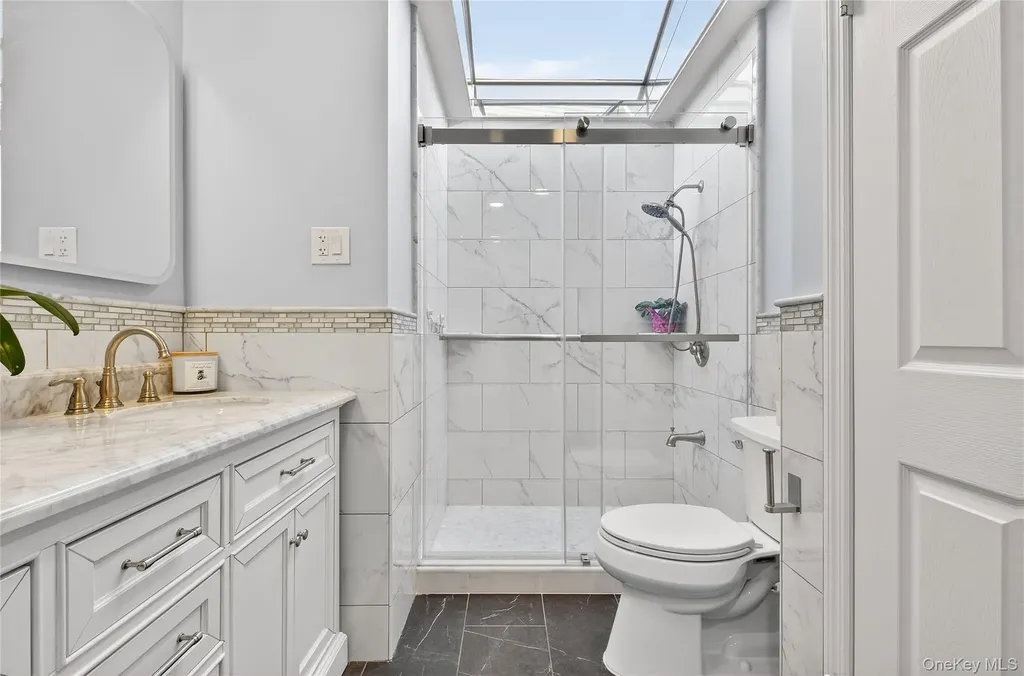 38 S Oaks Boulevard Plainview NY 11803