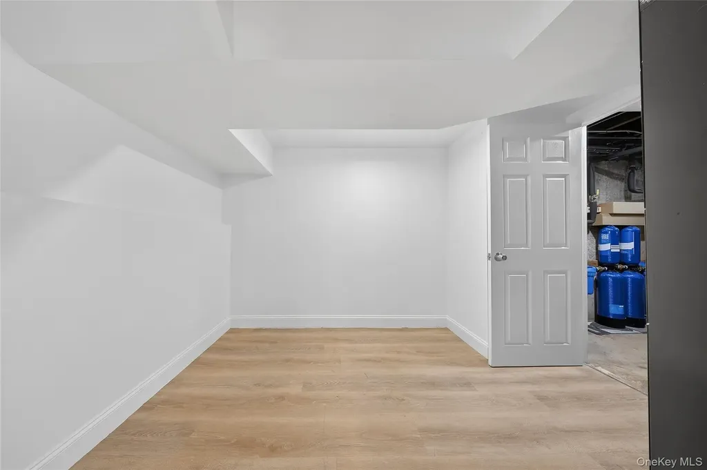 38 S Oaks Boulevard Plainview NY 11803