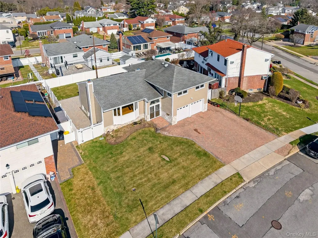 38 S Oaks Boulevard Plainview NY 11803