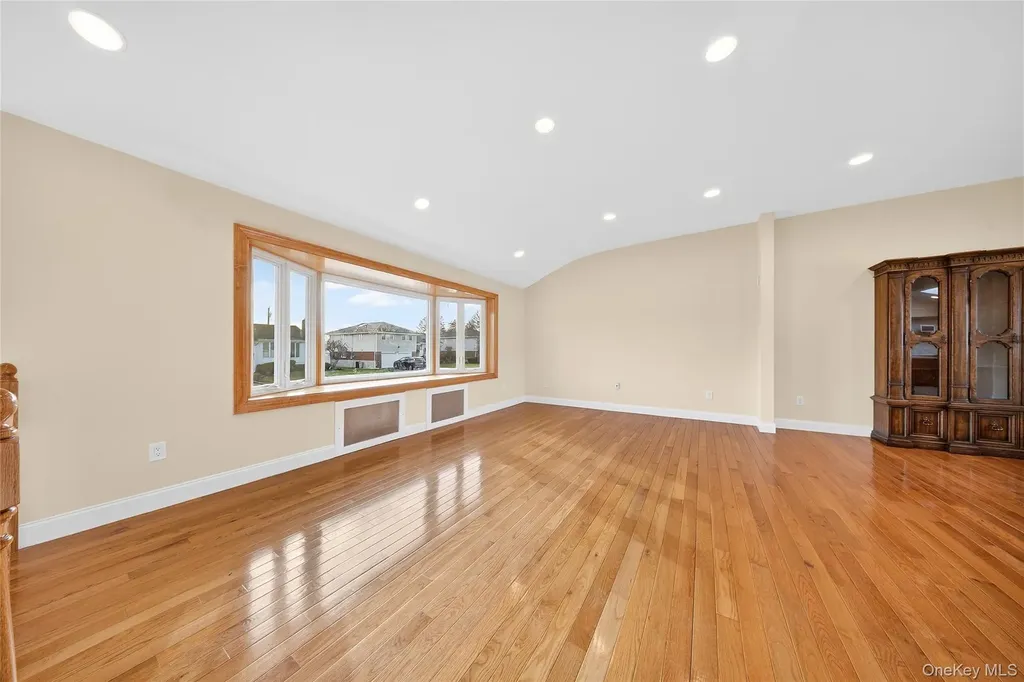 38 S Oaks Boulevard Plainview NY 11803