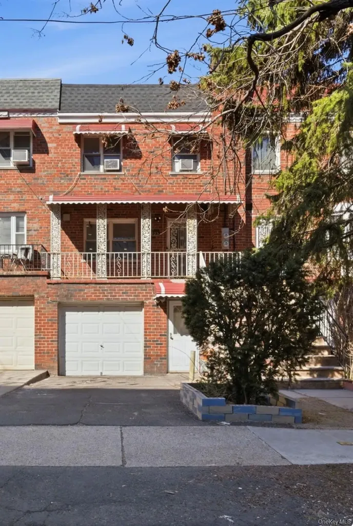 2925 Wallace Avenue Bronx NY 10467