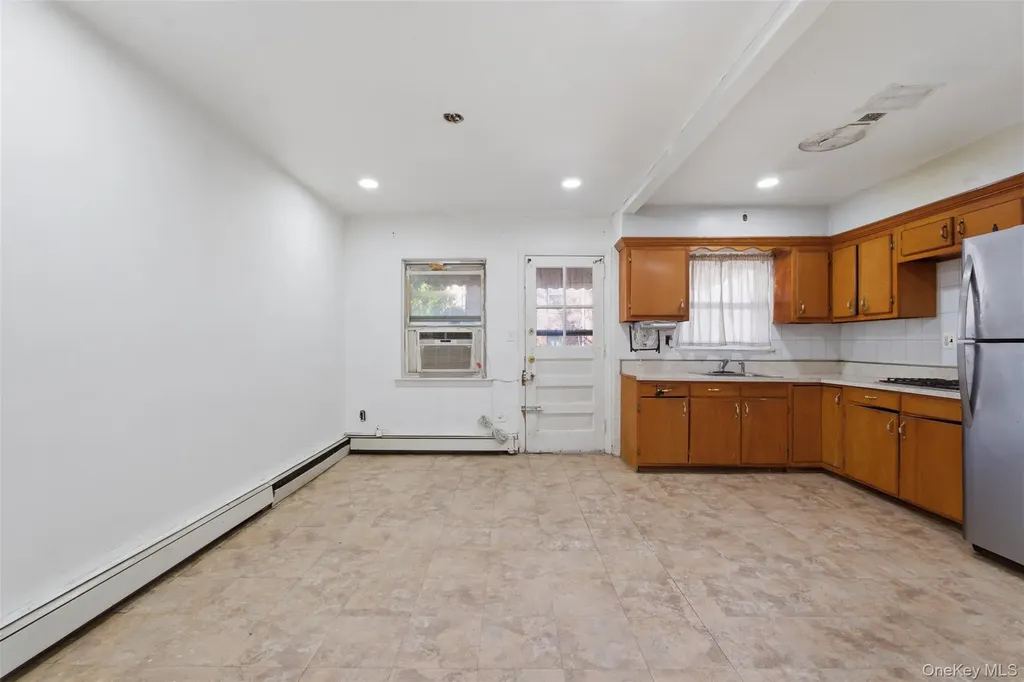 2925 Wallace Avenue Bronx NY 10467