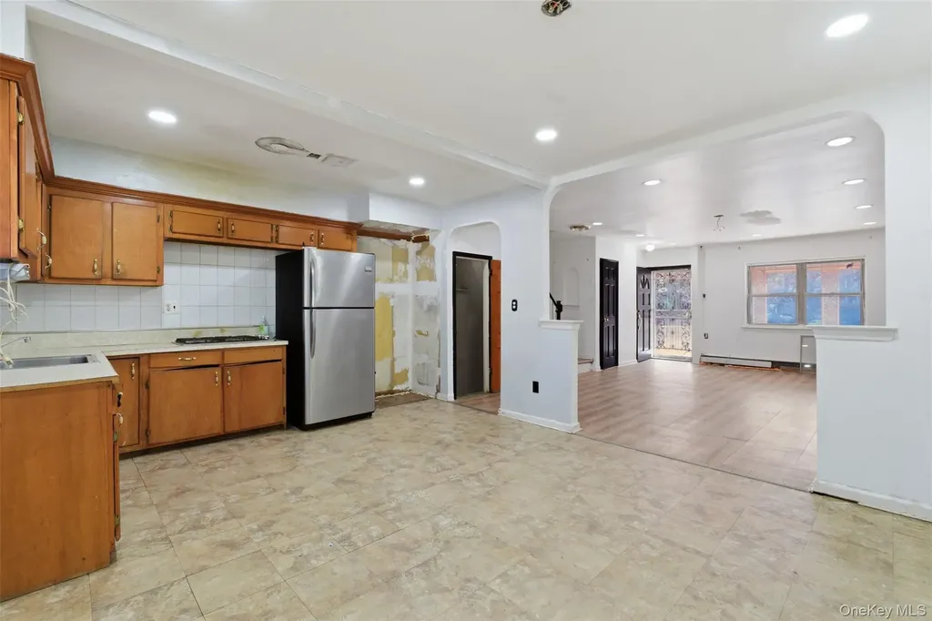 2925 Wallace Avenue Bronx NY 10467