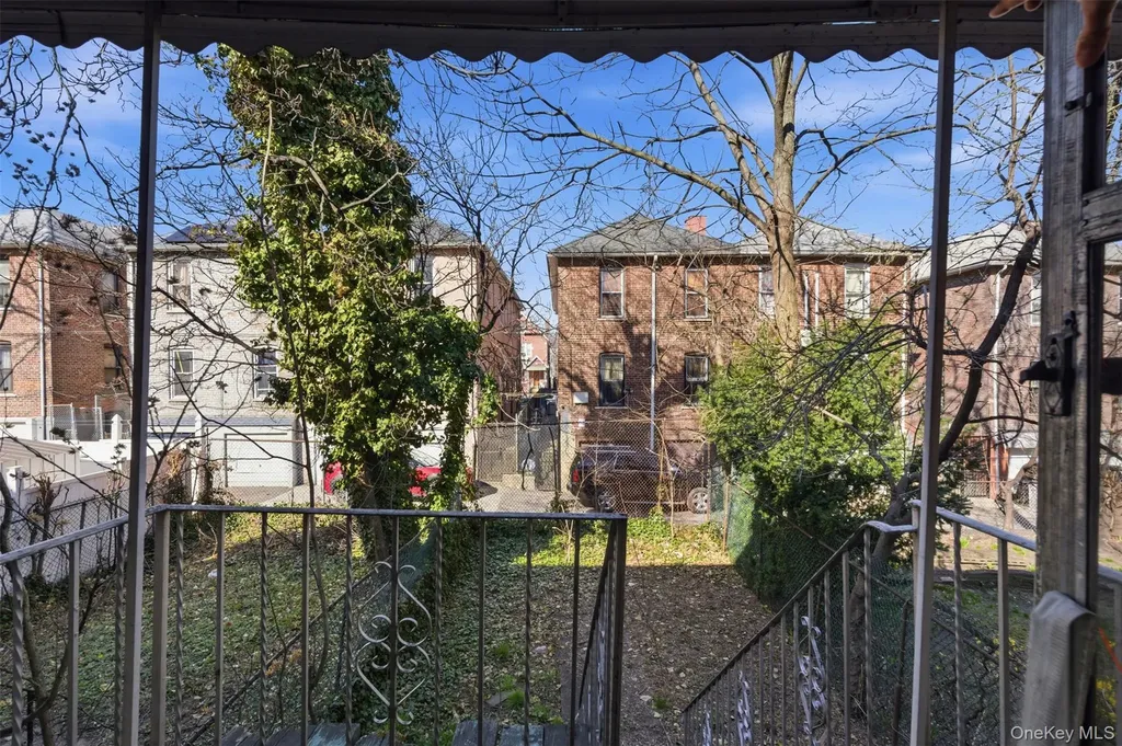 2925 Wallace Avenue Bronx NY 10467