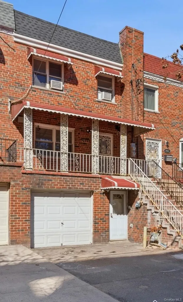 2925 Wallace Avenue Bronx NY 10467